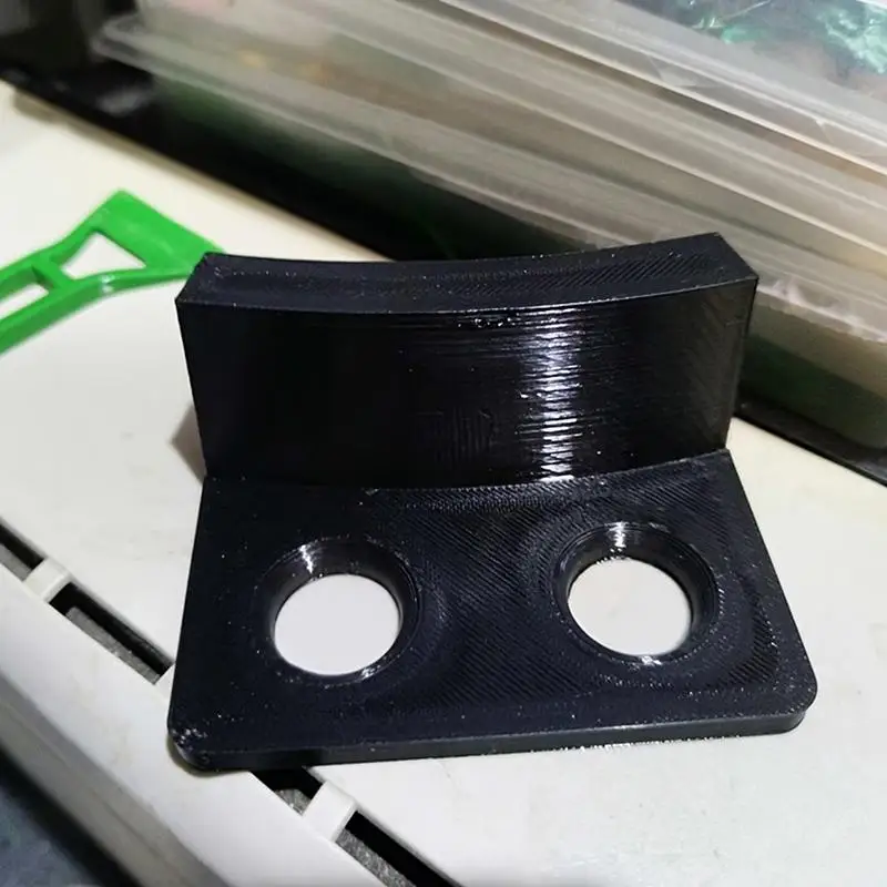 

Держатель для щеток для мойки автомобиля (1 шт.), легко крепится к стандартным ведрам для детейлинга, удобен для ухода за автомобилем, сохраняет щетки аккуратно.