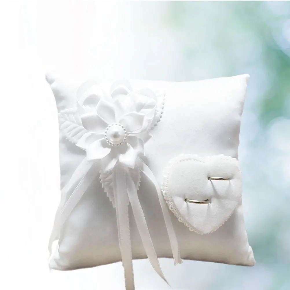 

1Pcs Wedding Ring Pillow White Heart Flower Design Compact Holder Cushion for Bridal Shower Party Decoration Accessory