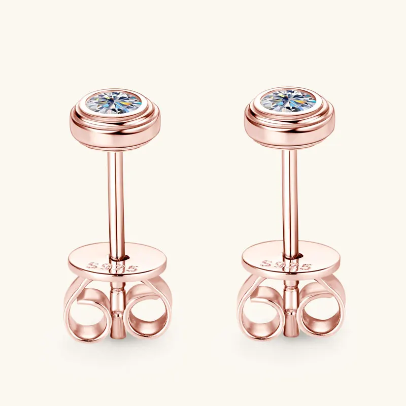 IOGOU D0.10CT Runde Ohrstecker mit Moissanit-Diamant, 925er Sterlingsilber, Original-Edelschmuck für Frauen und Mädchen, Jahrestagsgeschenke – Detail 17