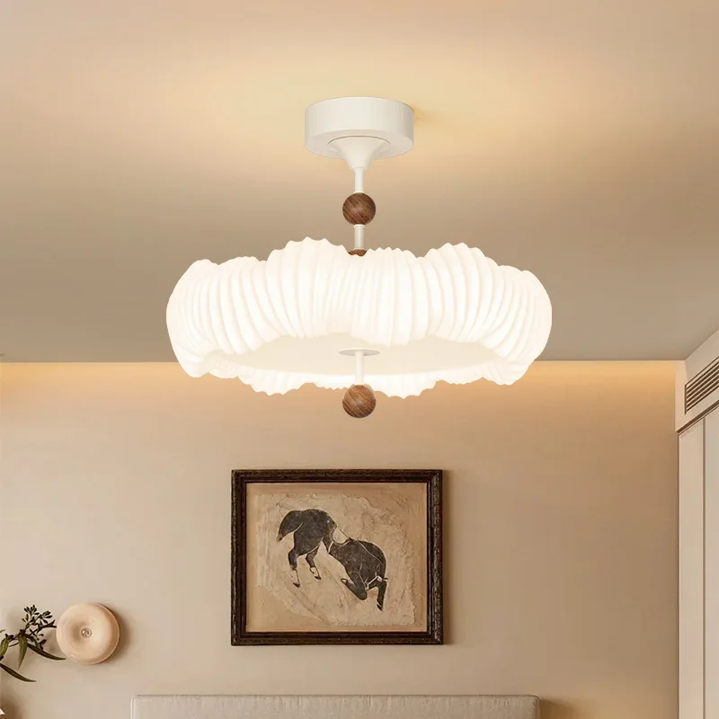 ثريا غرفة نوم فرنسية عتيقة كريمية ذات إحساس متقدم وشخصية إبداعية ومصابيح غرفة النوم الرئيسية للدراسة المستديرة