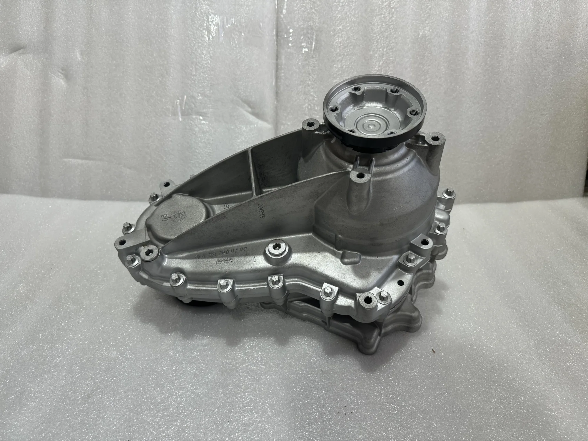 High Quality Transfer case Suitable for Mercedes Benz R-class ML GL W251 W164 Transfer case OE A2512802700 A2512802100