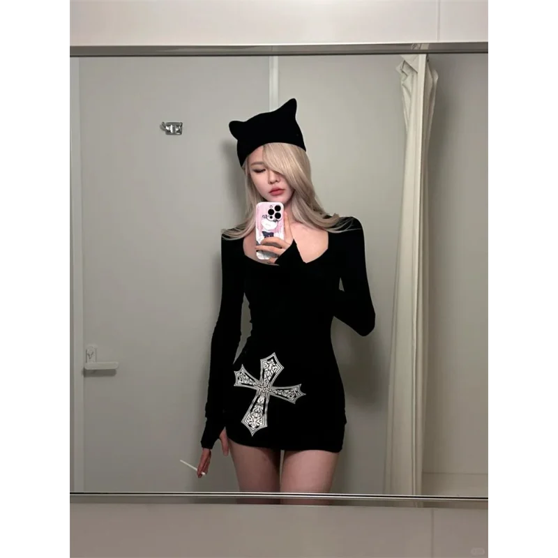 黒プリント Tシャツ レディース 秋冬 着痩せ 長袖 高級感 純粋な欲望 ヒップハグドレス