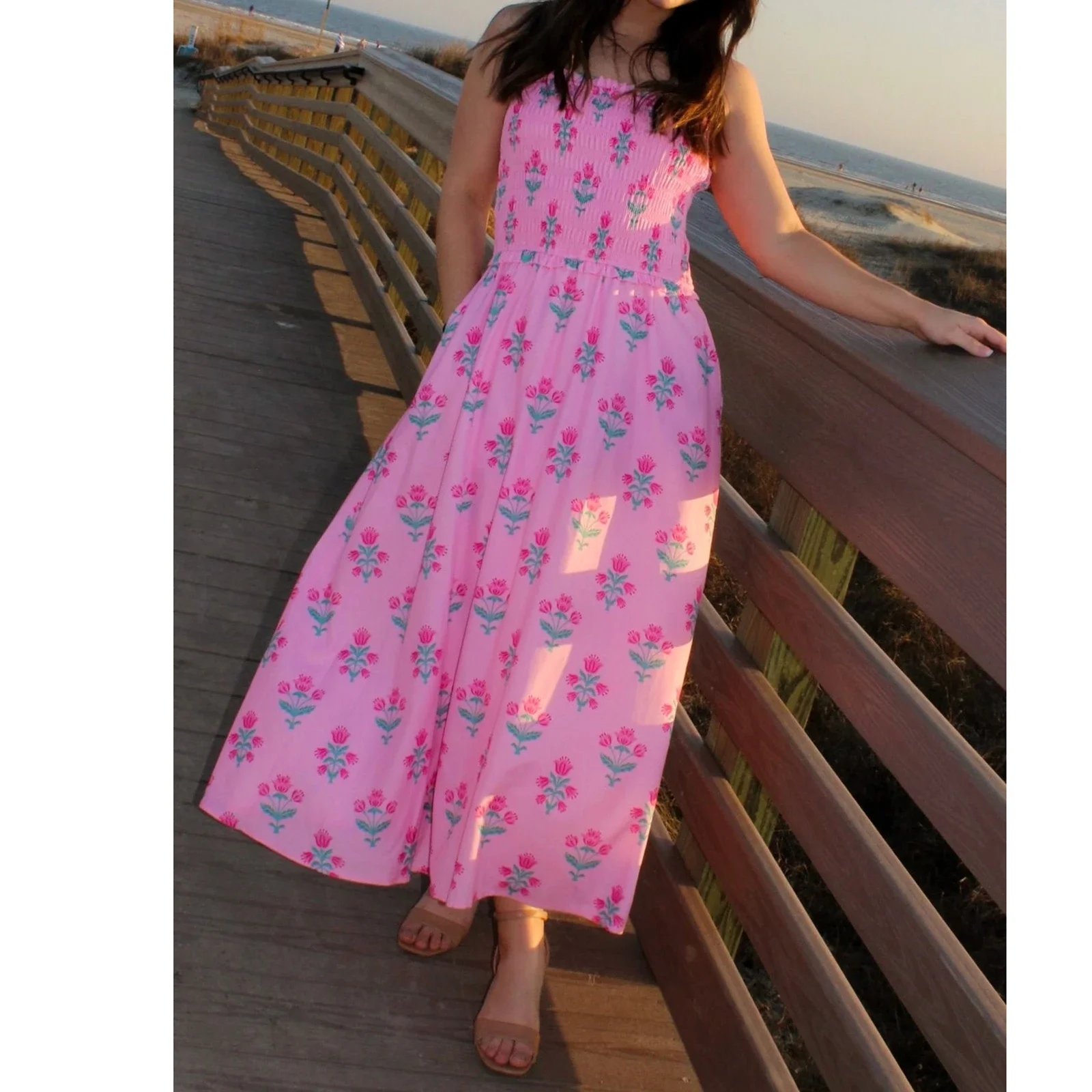 Abito da donna con cinturino per spaghetti drappeggiato per le vacanze Elegante abito lungo senza maniche smock con stampa floreale con volant Abito primaverile estivo