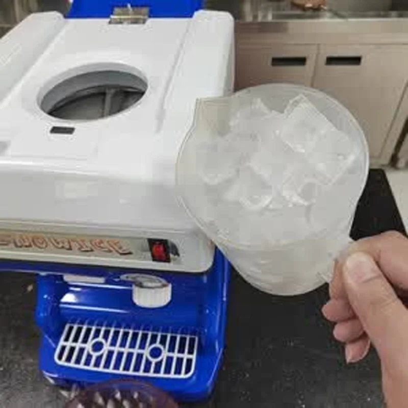 

Коммерческая электрическая машина для приготовления ледяных конусов (снежных рожек) производительностью 108 кг/ч, малогабаритная коммерческая модель