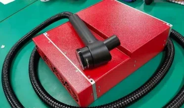 Portable handheld laser cleaning machine