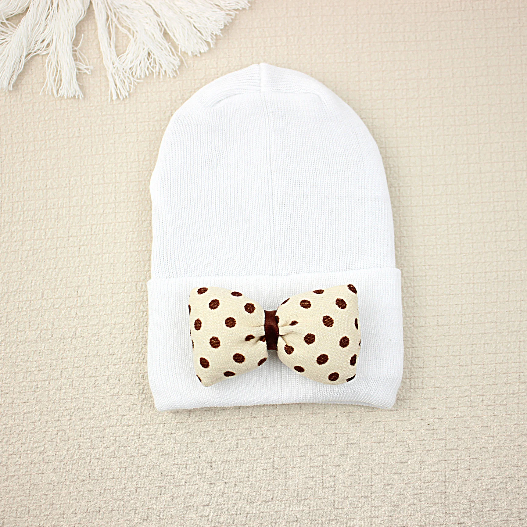 

For 0-6 Months Newborn White Knitted Hat New Born Baby Hospital Cute Bow Turban Hat Crochet Bowknot Gorros Bebes Baby Girls Hats