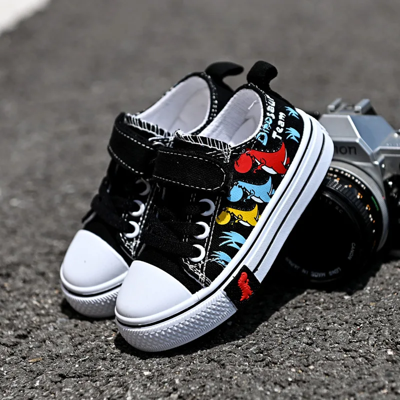 Scarpe di tela del fumetto dei bambini per le scarpe basse casuali delle ragazze dei ragazzi scarpe da ginnastica antiscivolo traspiranti