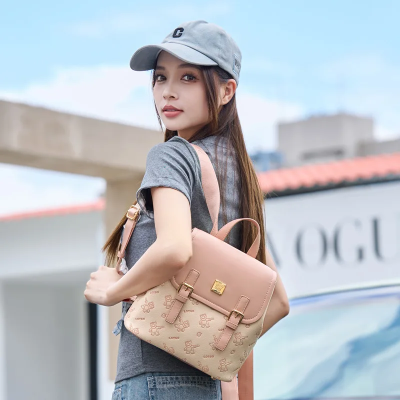 

Оригинальные сумки и кошельки Disney, оригинальный чехол с принтом клубничного медведя, серия с принтом клубничного медведя, рюкзак большой вместимости, женский молодежный модный рюкзак