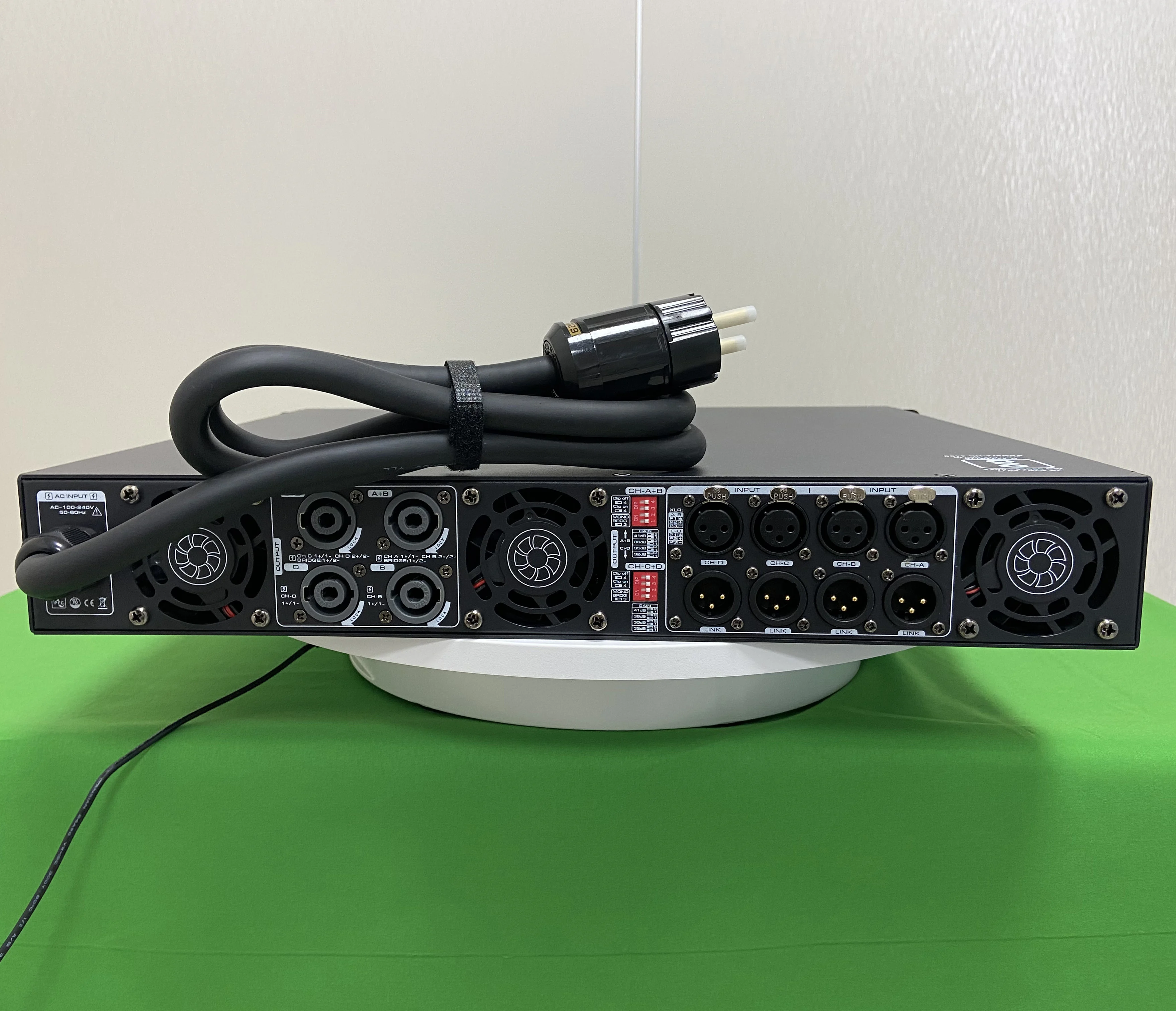 Wide Voltage 1.5U Class D 4x2500W 8ohm 4 Channel Amplifier Subwoofers Line Array 2ohm 4ohm Impedance Metal Shell Speaker 90-264V