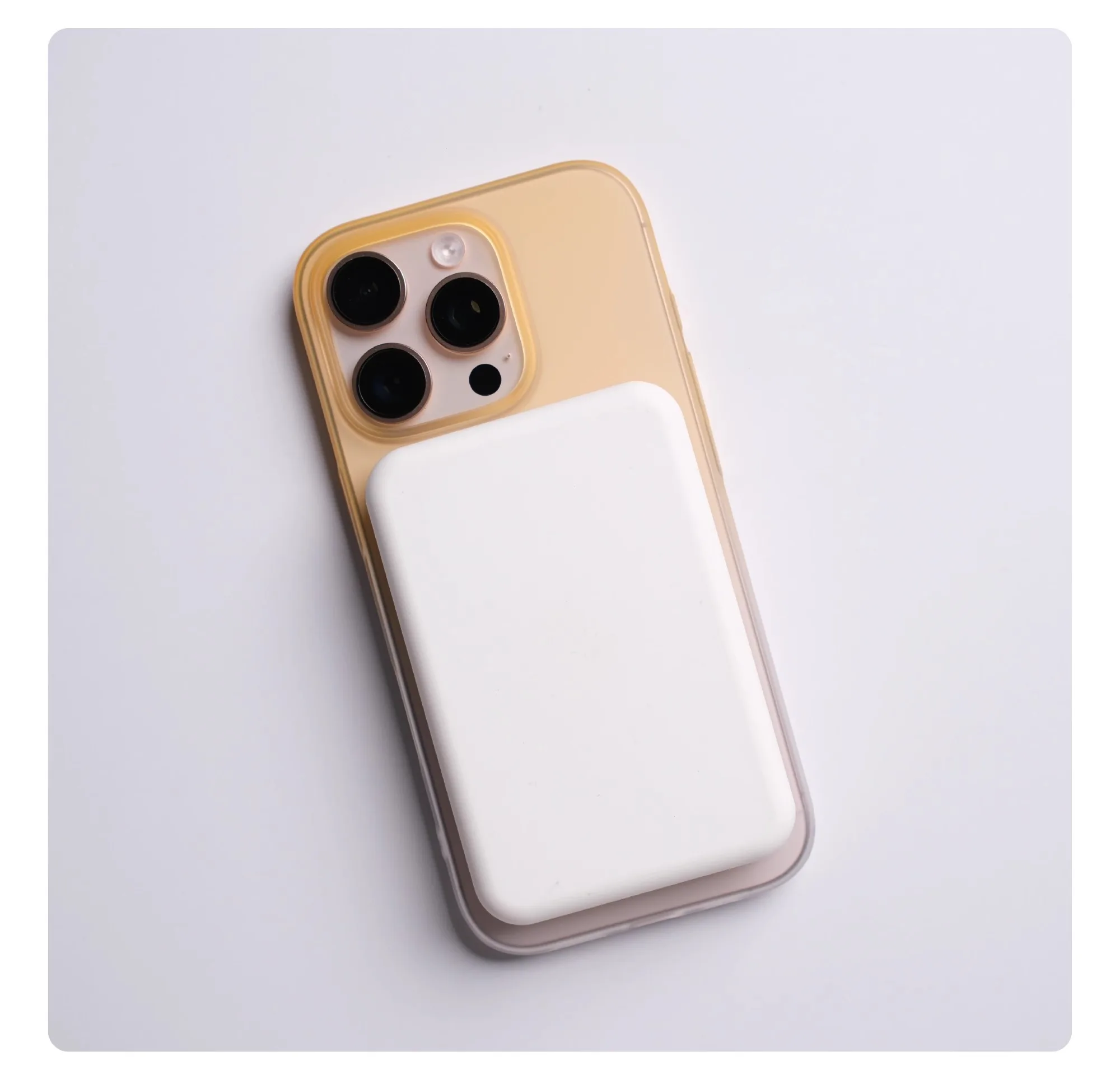 Funda de carga inalámbrica magnética transparente mate degradado ultrafino para iPhone 17 Air 16 15 14 13 12 Pro Max para cubierta dura de PC Magsafe