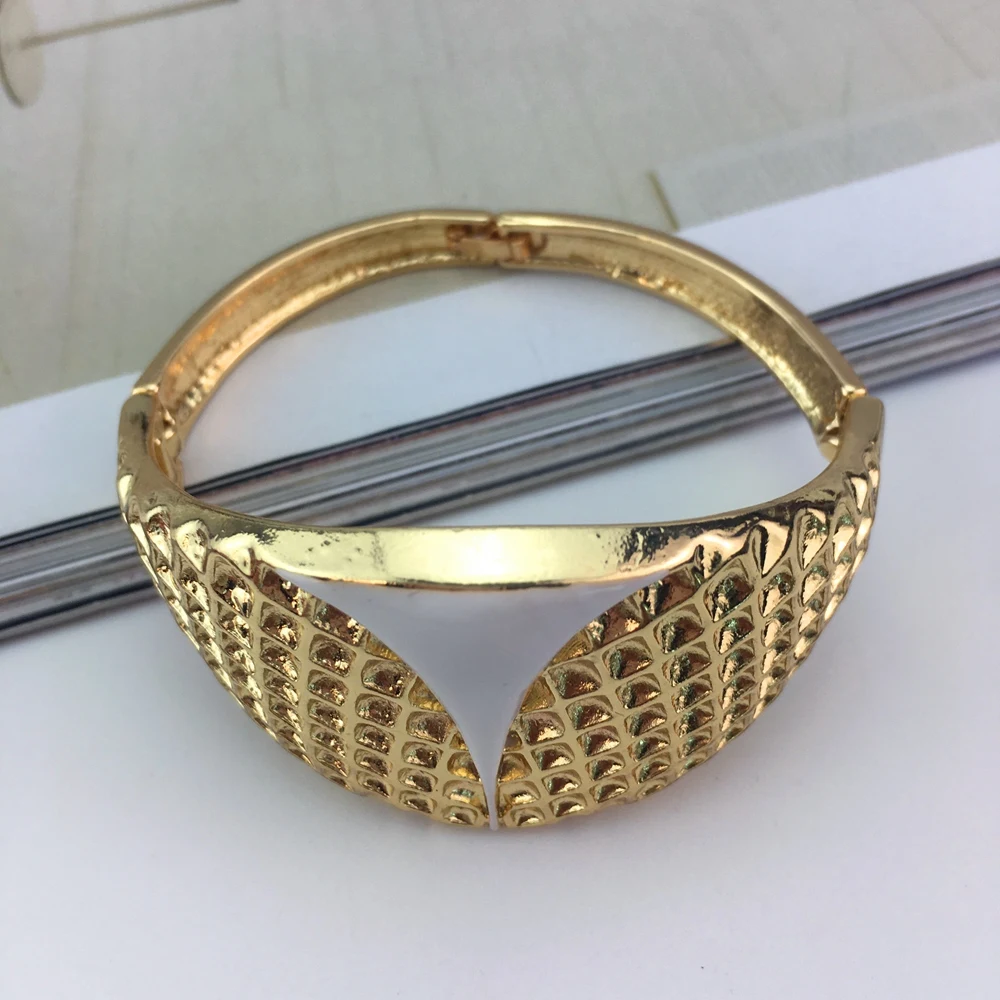 إيما-مطلية بالذهب قلادة وسوار مجموعة للنساء ، مجوهرات حفلات الزفاف ، أقراط دبي ، أنماط مصمم الإيطالية ، أحدث صيحات الموضة