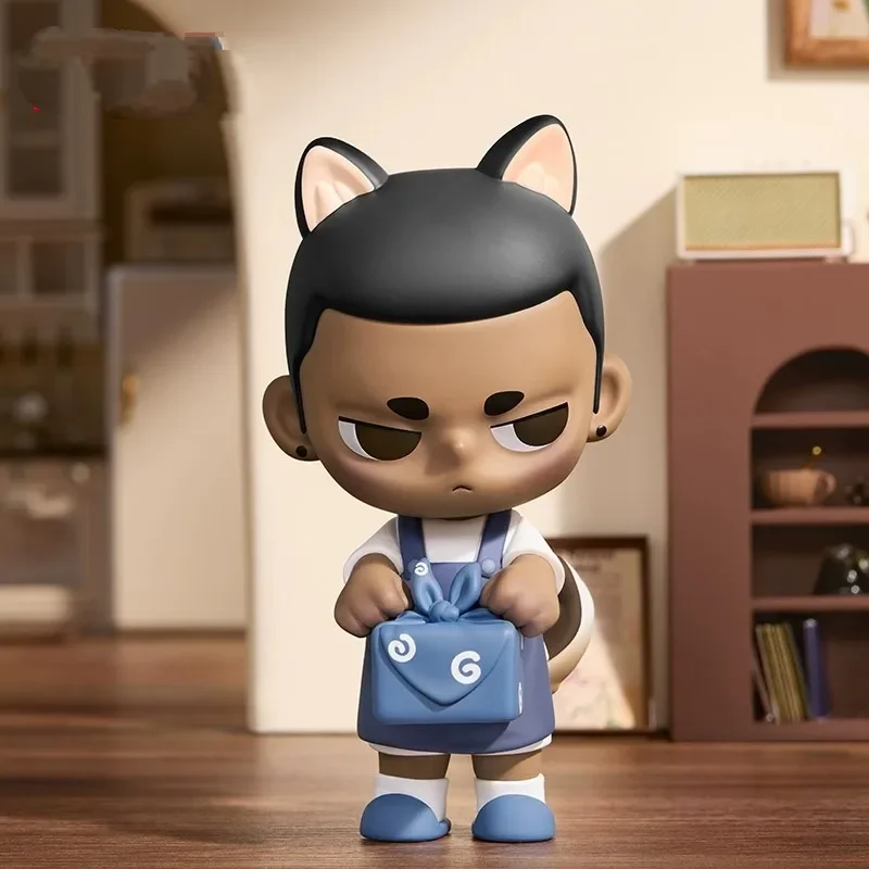 

KUBO Loyal Puppy Figurine Action Figure Cute Toy