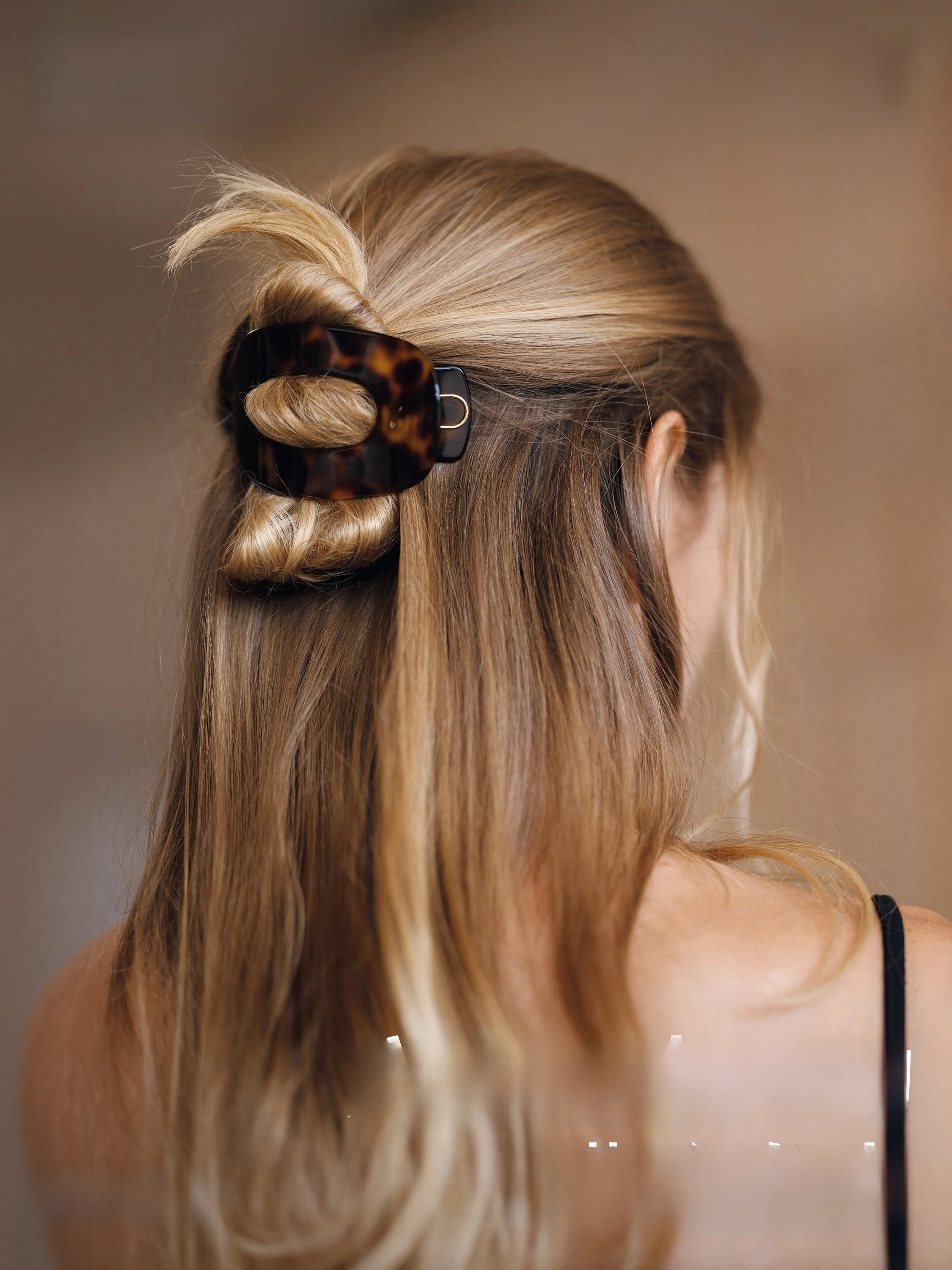 krramel-acetate-hair-clip-flat-clip-premium-gift-box-birthday-gift-elegant-fashion-accessories-for-all-hair-types