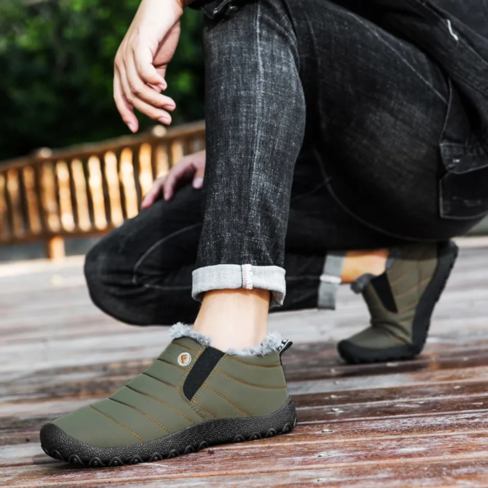 زوجين الأحذية الدافئة وسميكة معزولة في الهواء الطلق أحذية قطنية كبيرة الحجم المضادة للانزلاق وارتداء مقاومة أفخم الرجال أحذية عالية الجودة