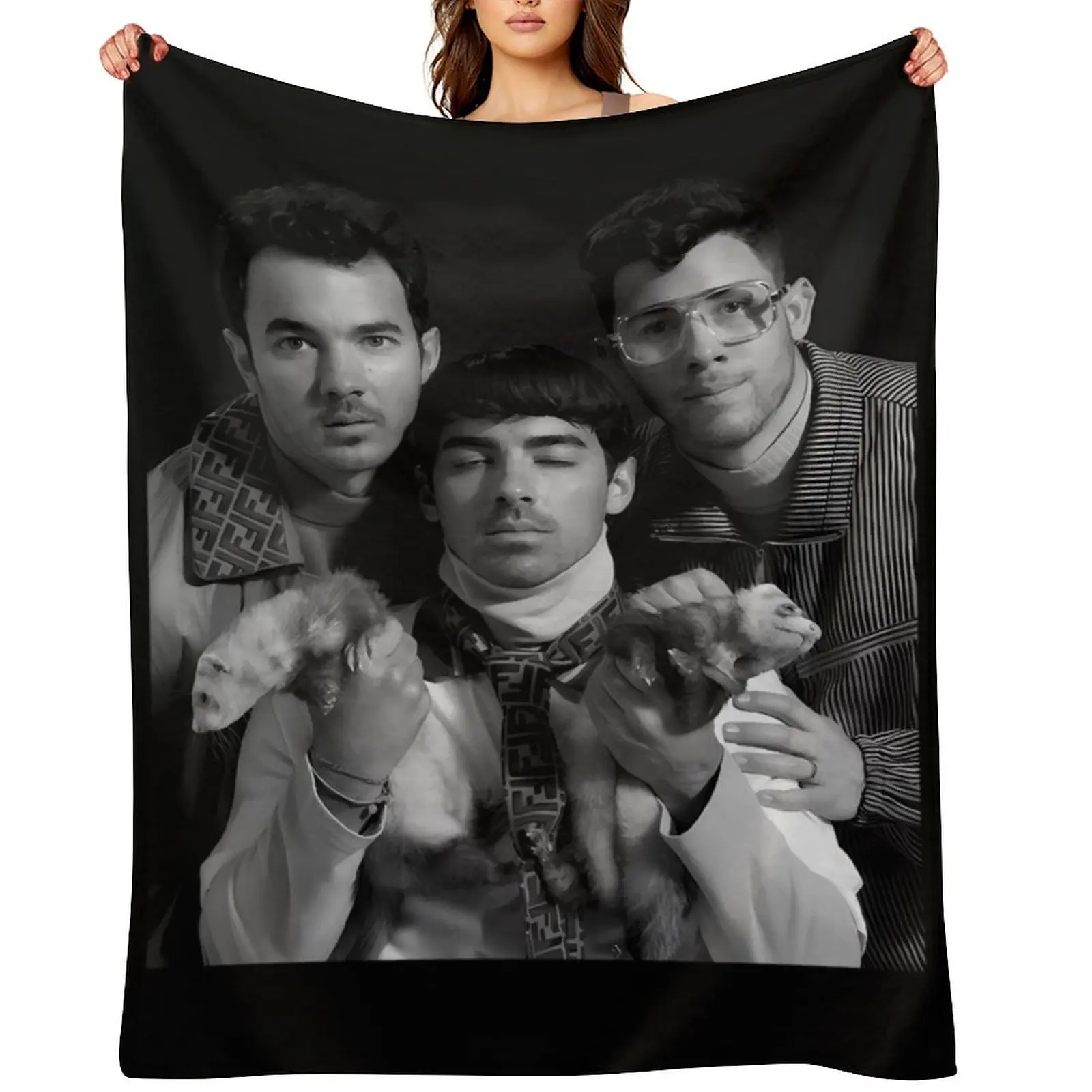 

Joe Jonas Band Five Album One Night The Tour Merch Jonas Brother Throw Blanket funny gift Luxury Brand Polar Sofas Blankets