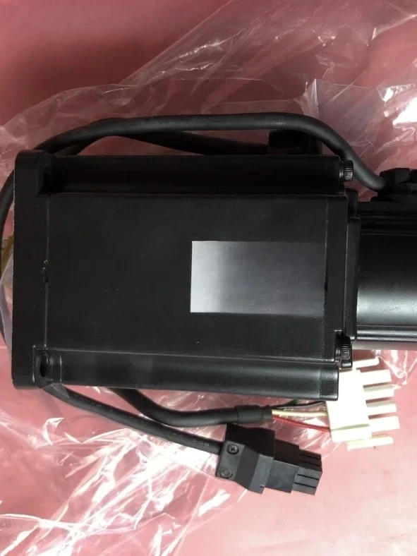 Двигатель GYS751DC1-SA/GYS751DC2-T2C(401w/201w/101w/500w) Двигатель GYS751DC1-SA/GYS751DC2-T2C(401w/201w/101w/500w)