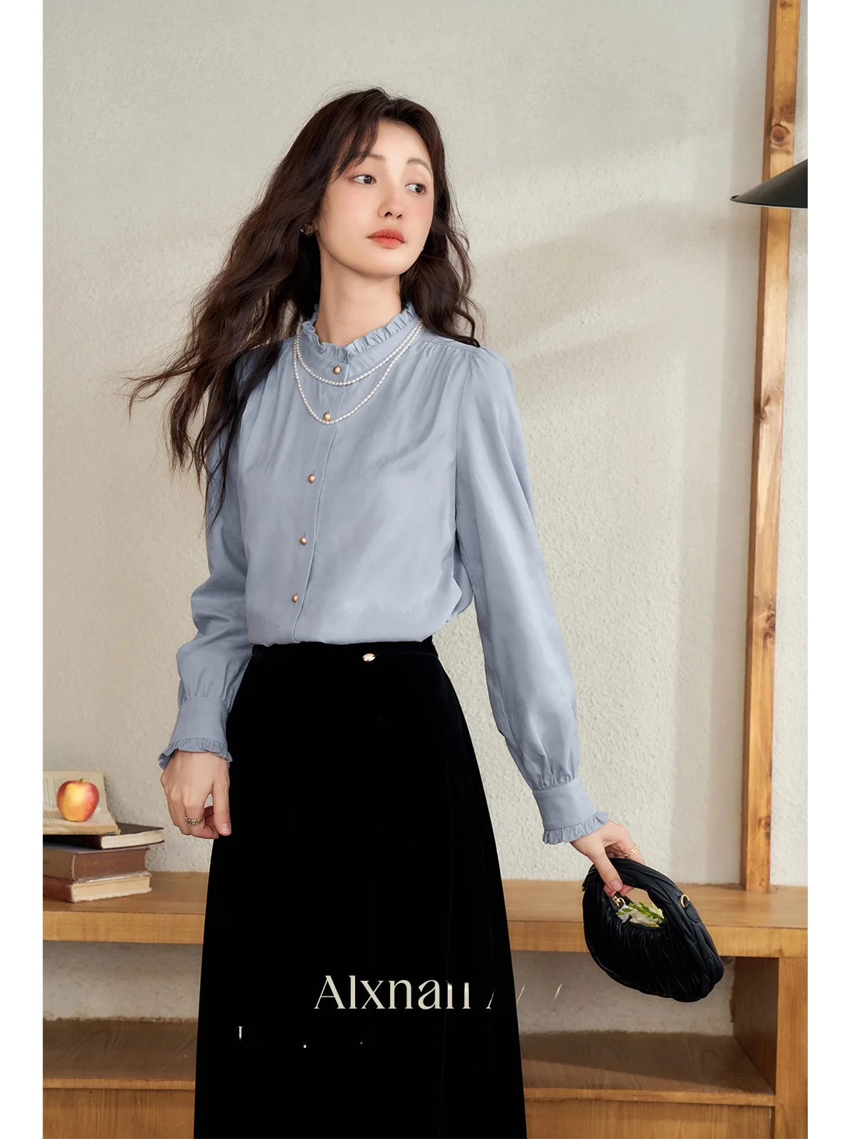 

Синяя утепленная женская рубашка с длинным рукавом, свободного кроя, с круглым вырезом, на пуговицах, однотонная, осенне-зимняя, в французском стиле