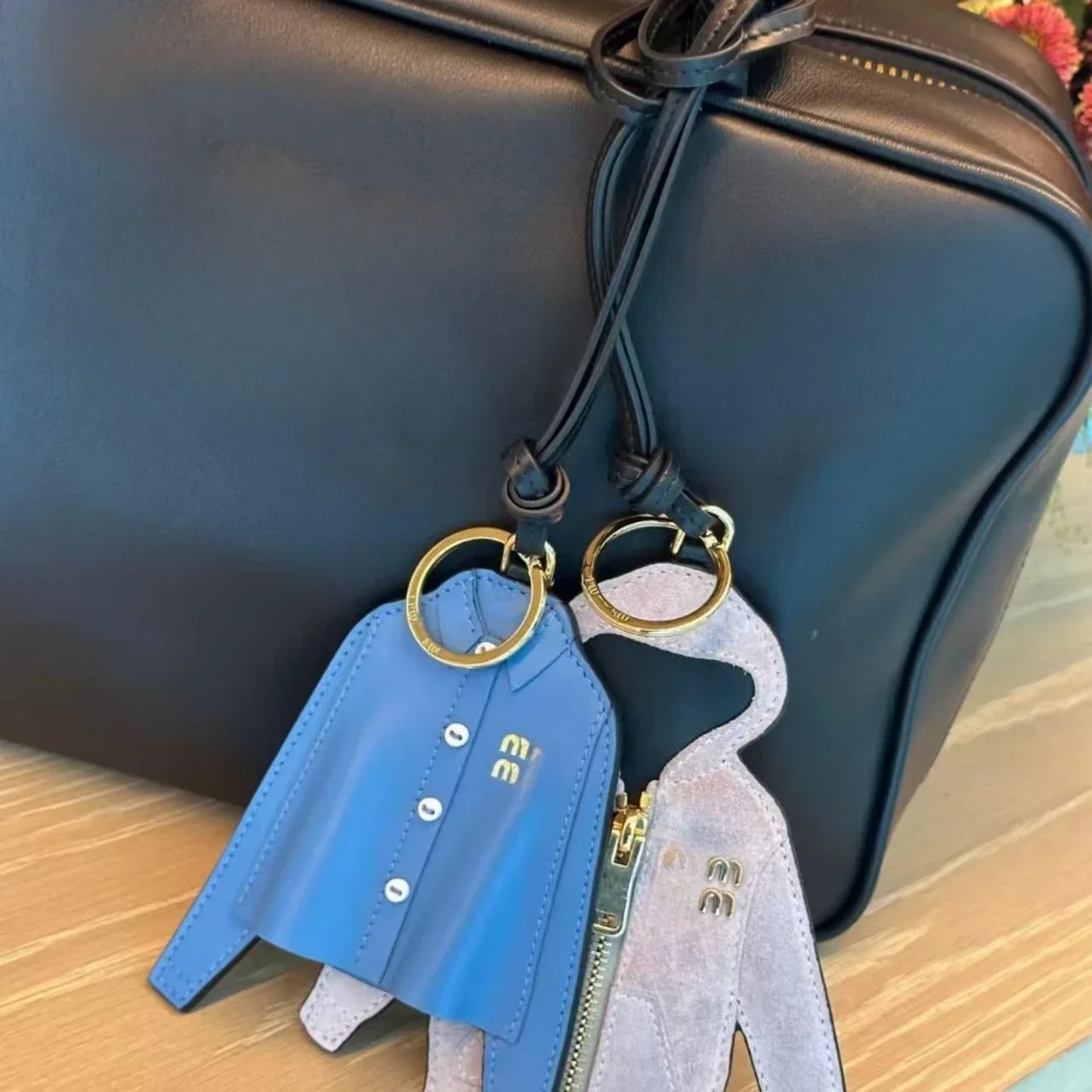 

Blue shirt bag pendant, leather leather pendant brand design mini ballet shoes jewelry bag charm clothing personalized pendant