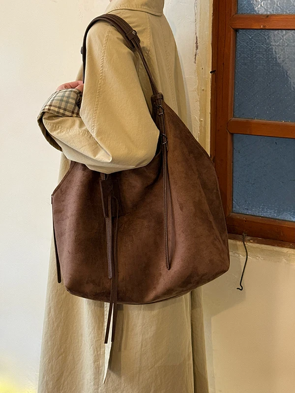 

Retro Matte Suede Tote Bag Large Capaci Commuter Handbag Underarm Single oulder Bag Lazy Sle Women's Handbag