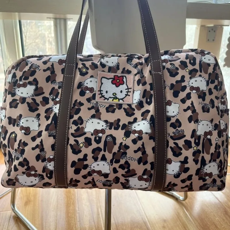 2025 Retro New Short Distance Travel Bag for Women, Fashion Leopard Pattern Hello Kitty, Large Capacity Storage Hand Luggage Bag