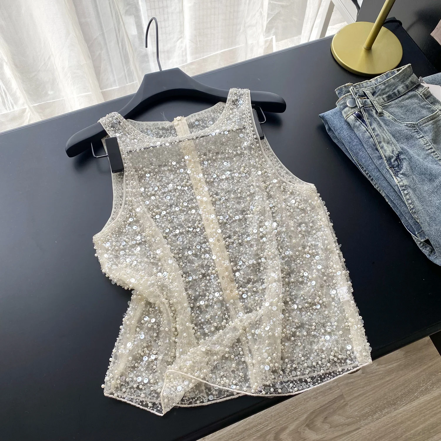 

Clothland женская стильная блузка с блестками и круглым вырезом без рукавов блестящая рубашка женские повседневные винтажные сексуальные прозрачные топы WA399