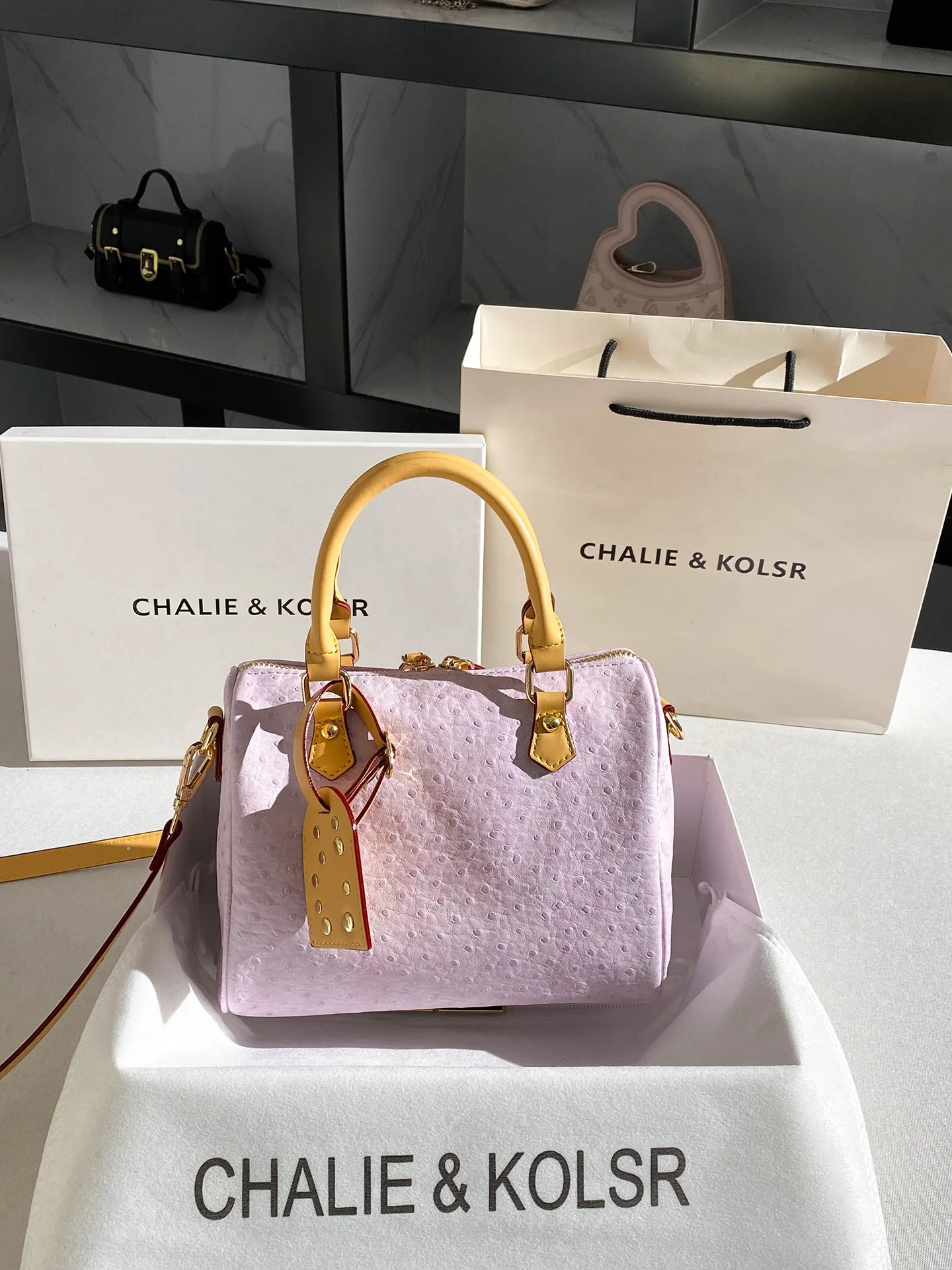 sac-a-main-grande-capacite-chaliekolsr-sac-boston-motif-d'autruche-blocs-de-couleur-nouveau-style-d'ete-sac-a-bandouliere-decontracte-en-cuir-souple