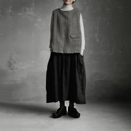 

2025 Autumn and Winter New Back Button Slit Round Neck Vest+half Skirt Two-piece Set