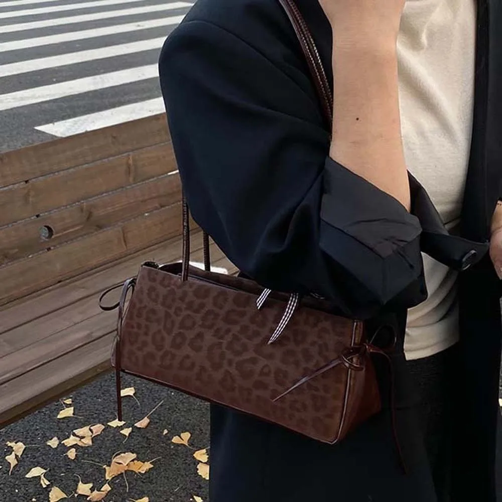 

Sweet French Stick Handbag Large Capacity Korean Style Leopard Print Underarm Bags Waterproof Texture PU Shoulder Bag Women