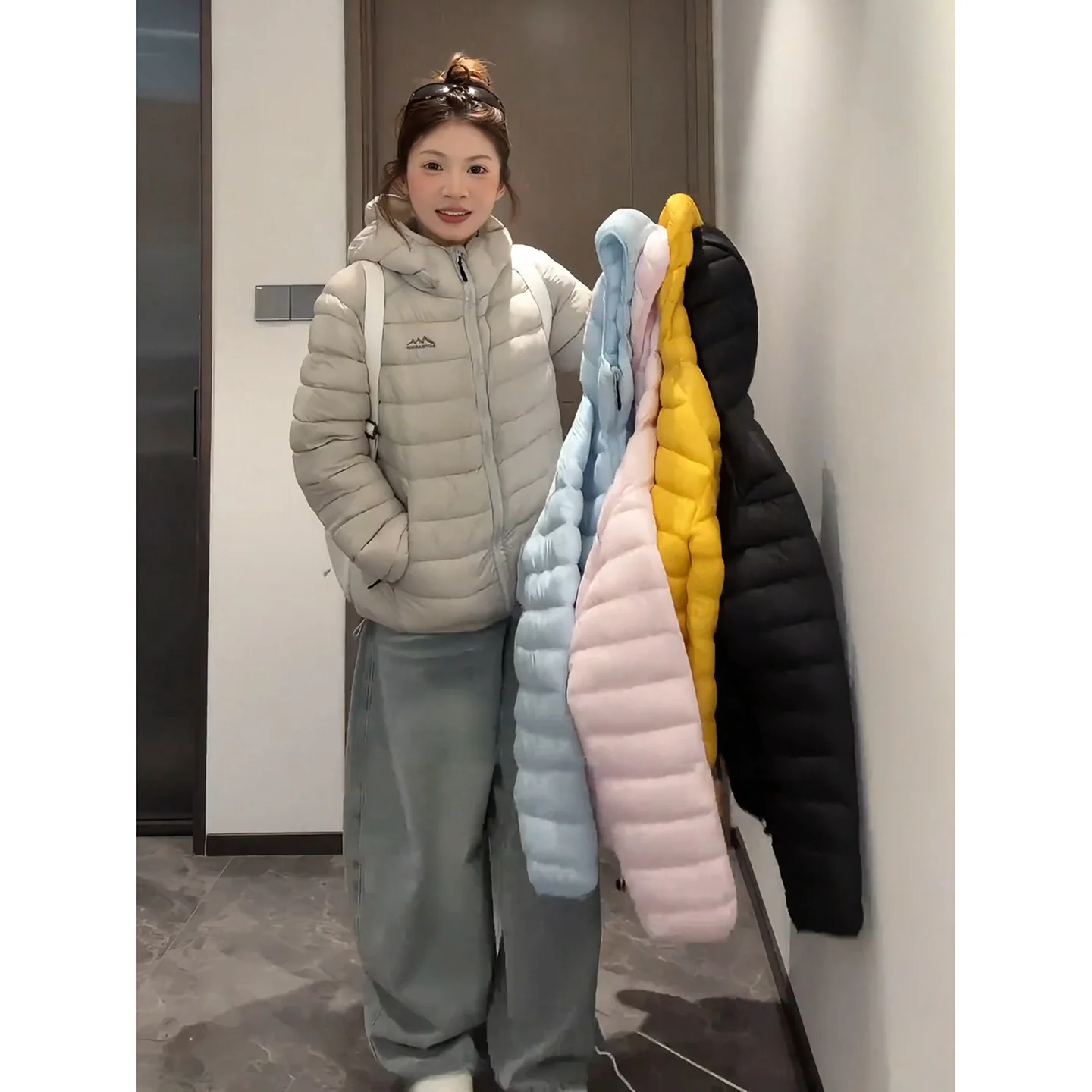 

Женская зимняя стеганая куртка Cleanfit в корейском стиле, легкая, утепленная, с капюшоном, хлопковая, на пуху, маленький размер