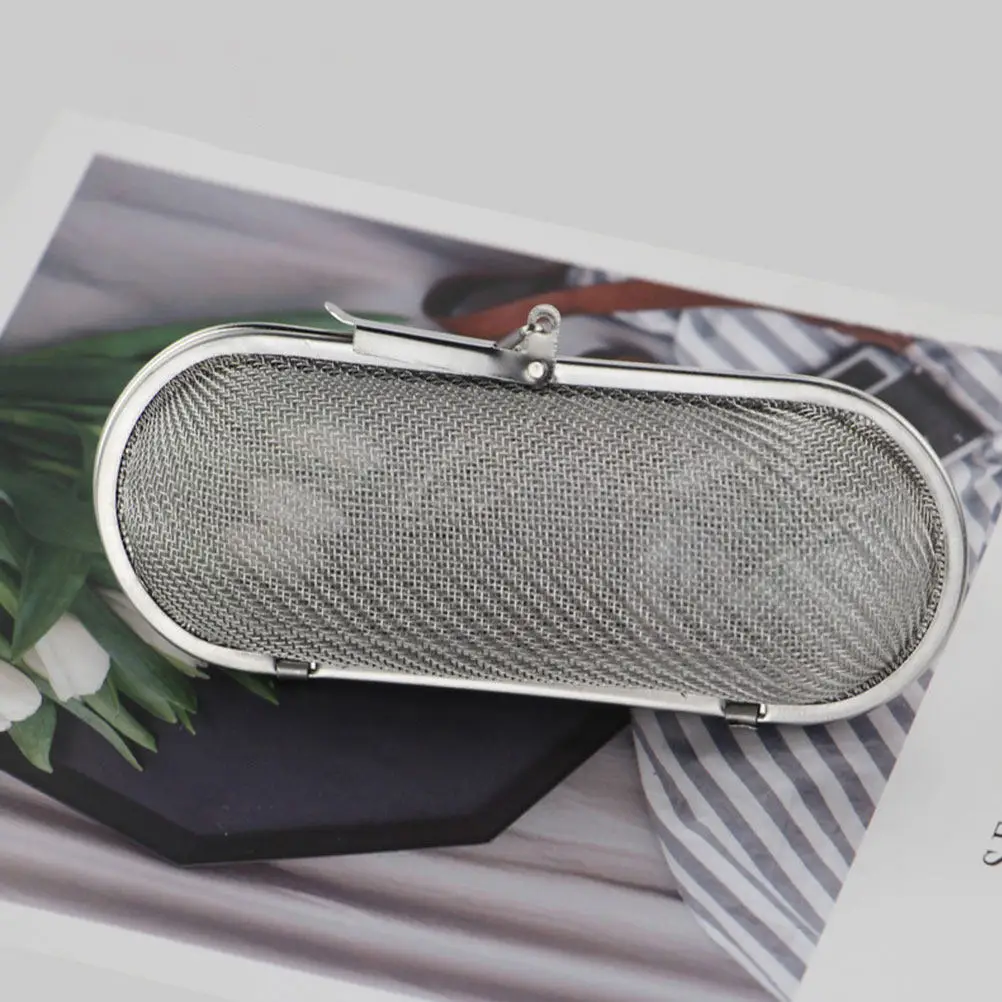 Robust Stainless Steel Tea Leaves Strainer Infuser for Loose Tea Brewing Soup Seasoning Filtration and Compact Kitchen Spice