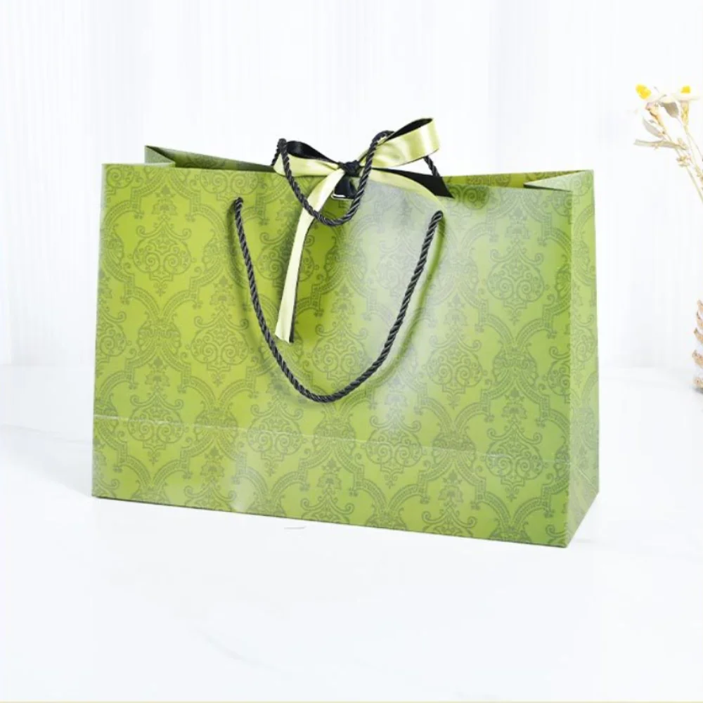 High Quality Shopping Packaging Bag with Long Ribbon Large Capacity White Cardboard Gift Bag Folding Gift Box Flower Packing Box