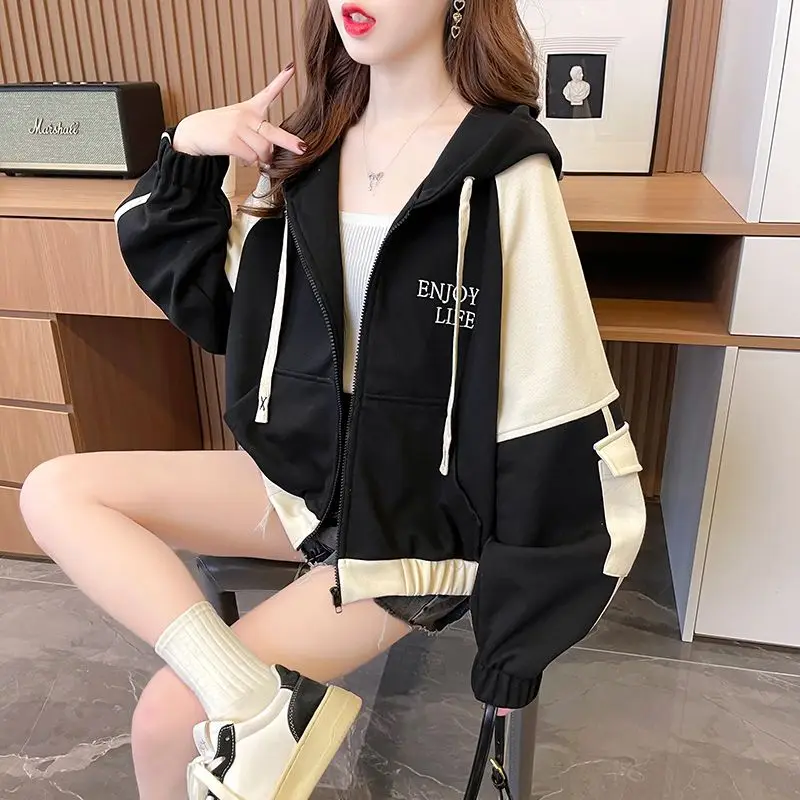 Women's Outerwear Short Hooded Sweatshirt Zipper for Slimming and Age Reducing Instagram Explosive Street Trend