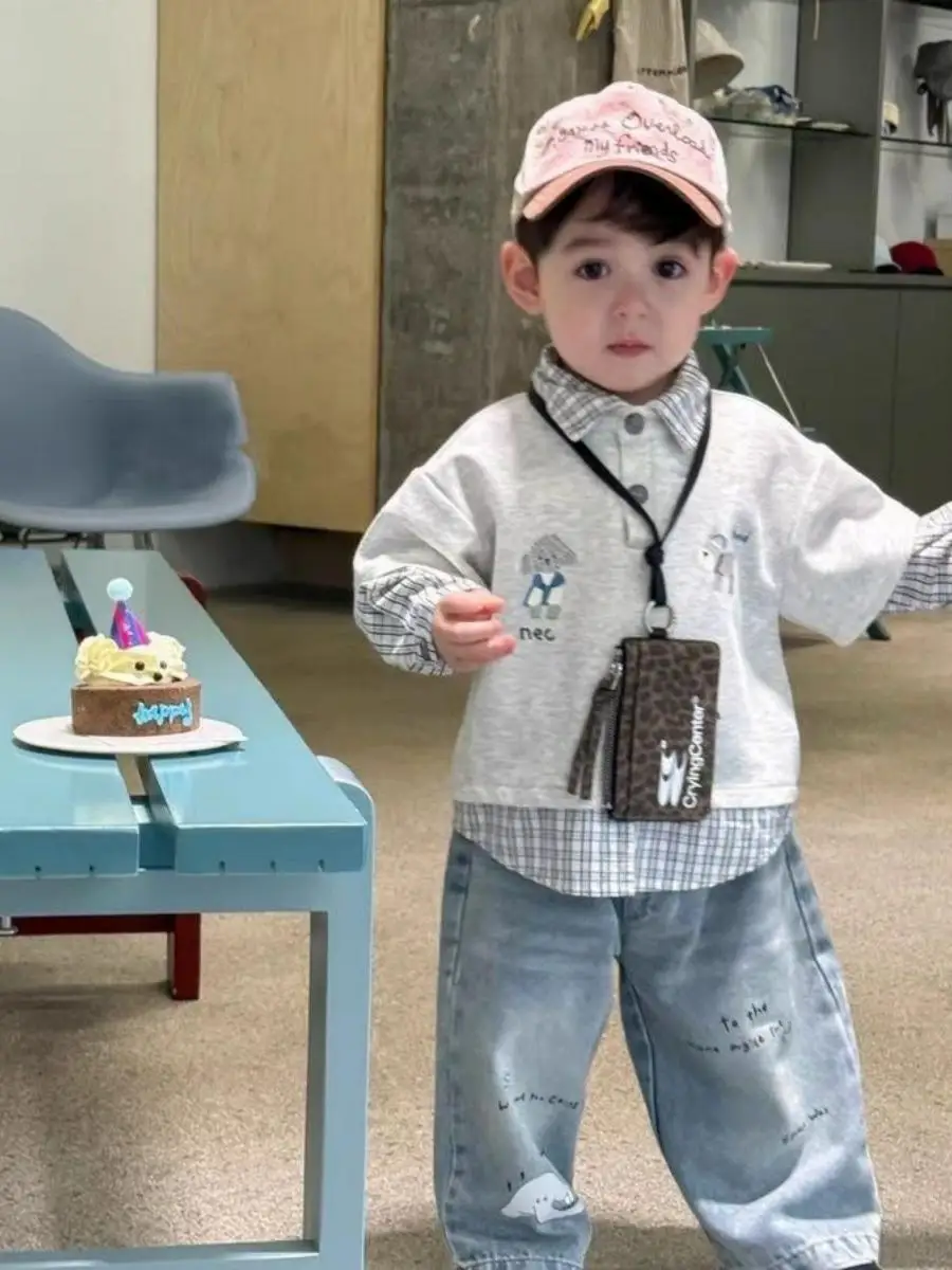 

Fall 2025 Plaid Patterned Collared Sweatshirt for Boys Trendy Patchwork Design Fake Two-Piece Top Children's Fashionable Clot...