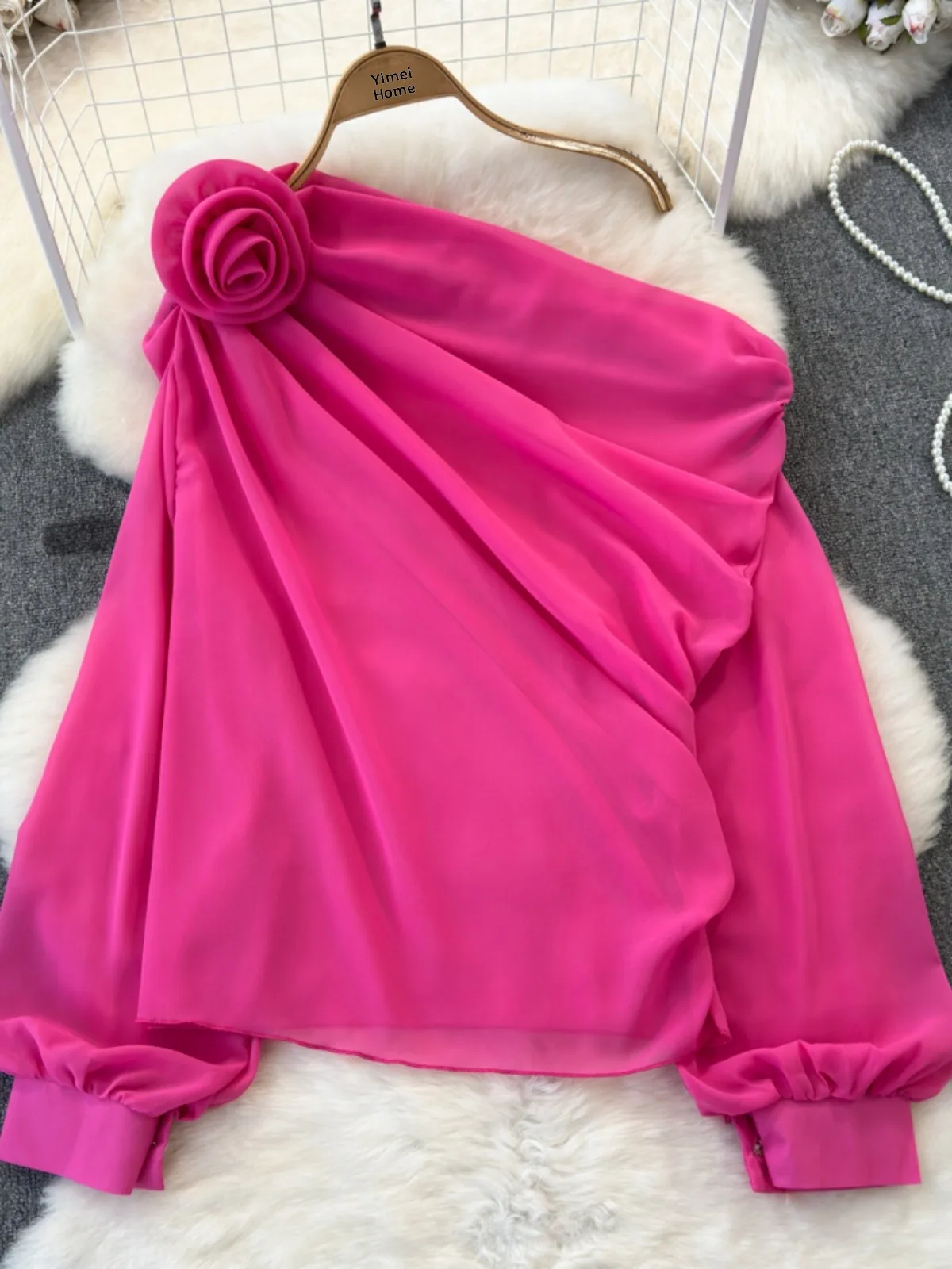 قميص شيفون فضفاض للنساء للتنحيف، تصميم عصري لفصلي الربيع والخريف مع زهور ثلاثية الأبعاد وياقة مائلة وكتف مكشوف، بلوزة كاجوال