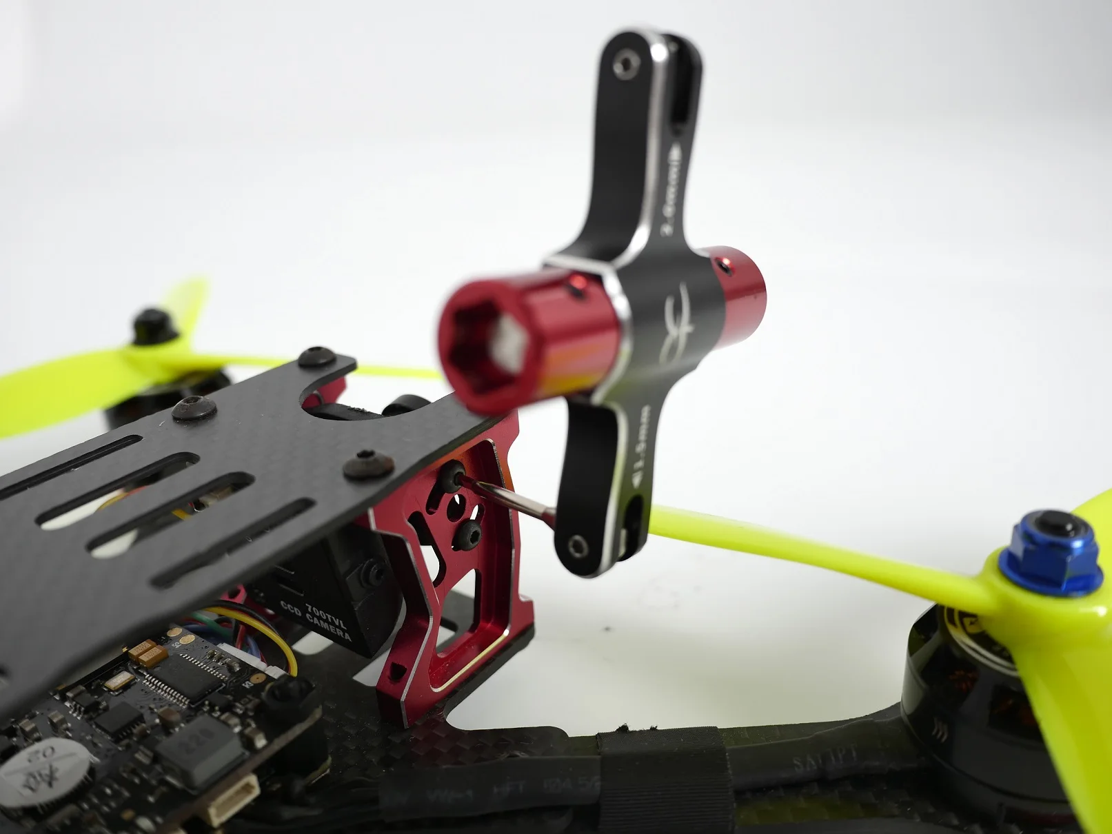 TransTEC M5 Quad-Schlüssel mit integriertem Einweglagerwerkzeug, 1,5-mm-/2-mm-Schraubendreher, zum Lösen des Propellers und des Motors für RC-FPV-Renn-Drohnen. – Detail 13