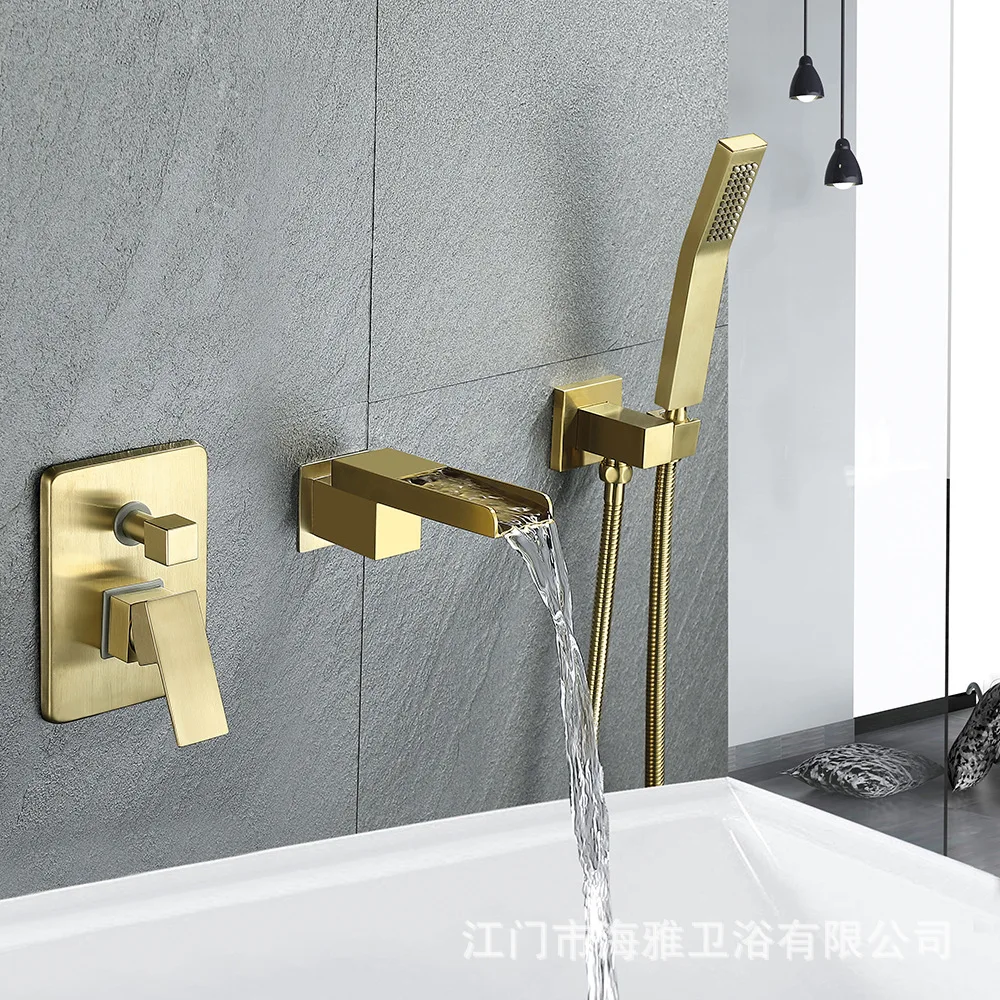 Brushed Gold Bathtu…