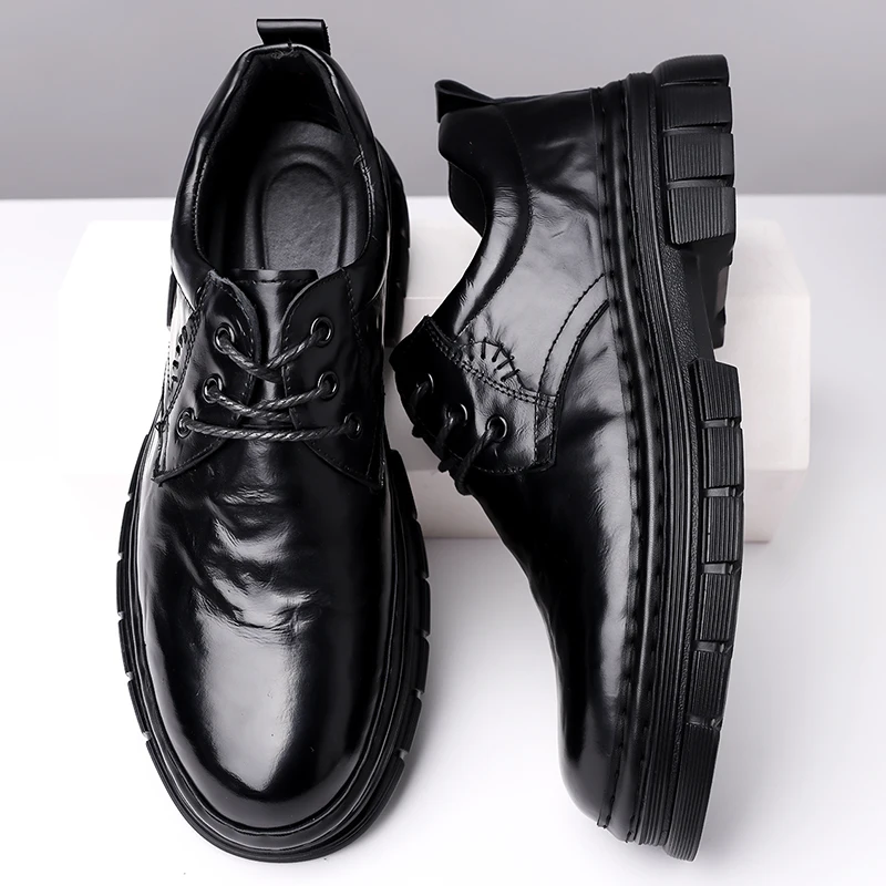

Мужская кожаная обувь в стиле ретро. Высококачественная и удобная стильная рабочая повседневная обувь для отдыха и бизнеса. Классическая популярная обувь для взрослых.
