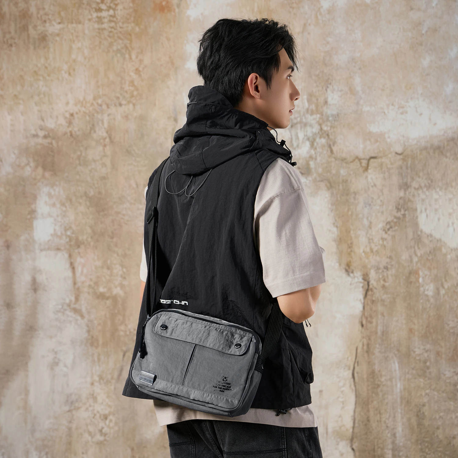 VOLUNTEER Men's Crossbody Shoulder Bag Casual Waterproof Messenger Bags Man Commuter Phone Small Sling Cross Bag Male 1864-06