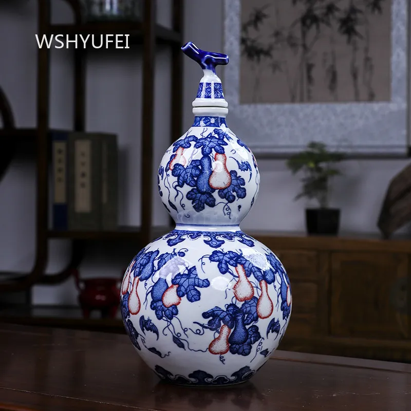Jingdezhen Ceramic Gourd Ornament Blue and White Floral Decoration Home Decor Ornaments Chinese Style Bottle with Lid Figurines