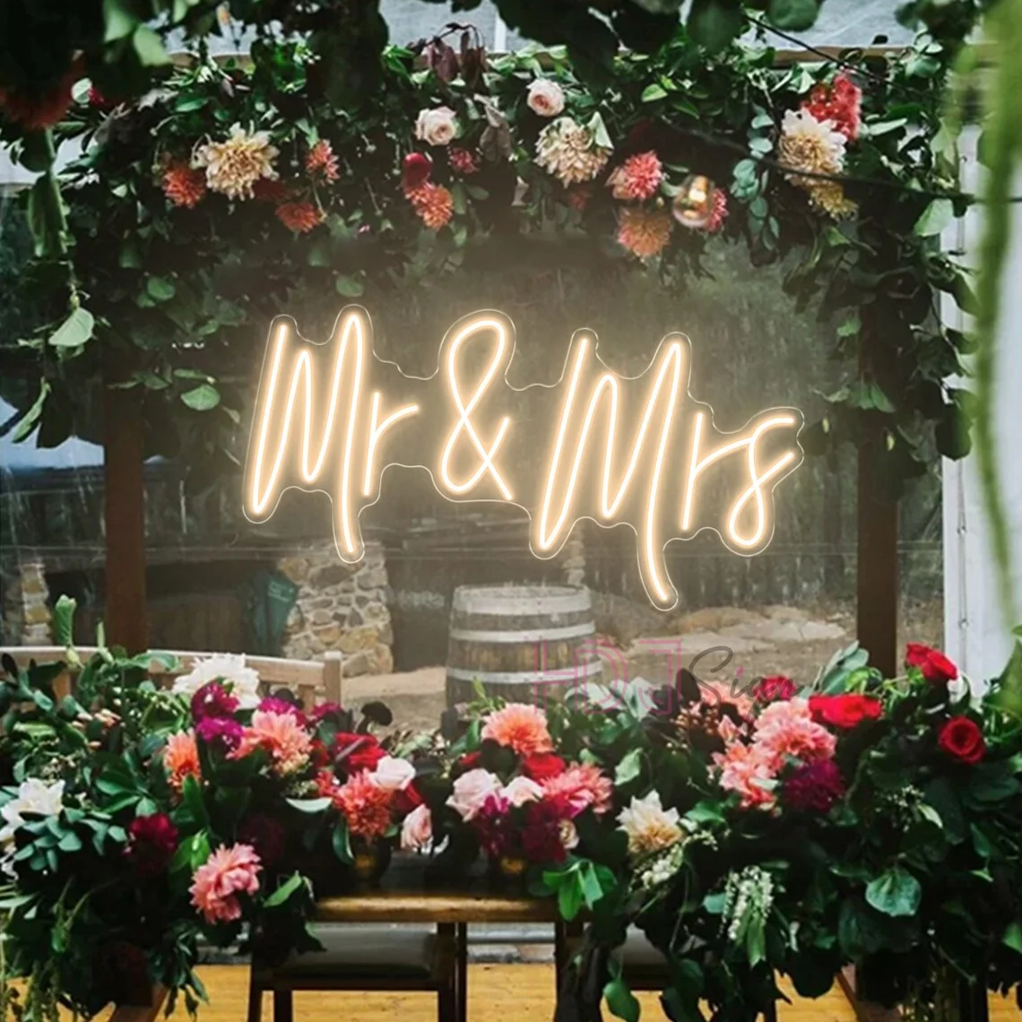 Mr & mrsの結婚式のネオンサイン、ブリクラルトオーナメント、mrとmrs結婚式の誕生日の装飾カップルの庭の装飾の壁の装飾のための