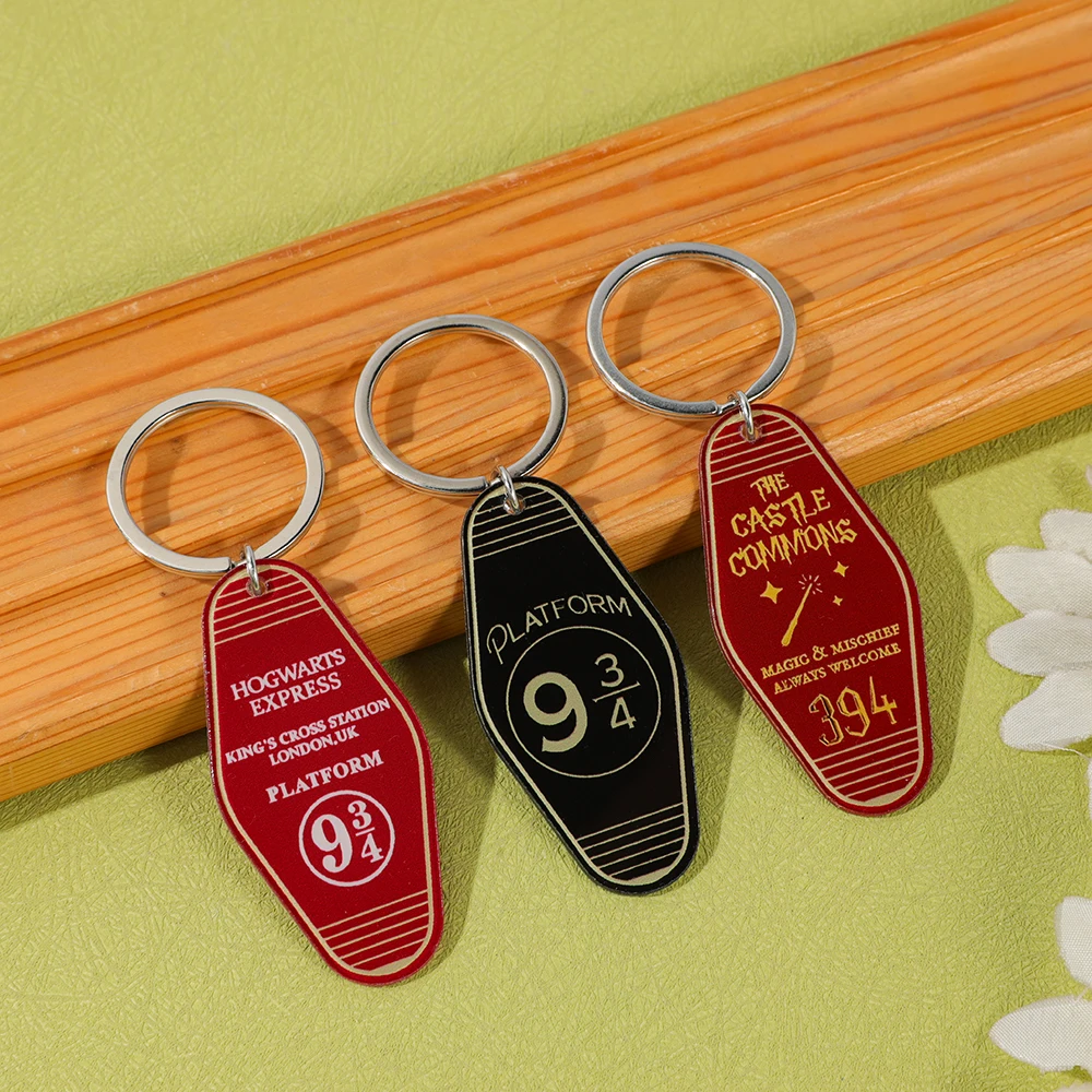 Llaveros de Harry Potter Plataforma 9 3/4, 3 Piezas, Acrílicos, Estilo Retro de Hotel, para Fans, Regalo de Mago, Cumpleaños, Navidad