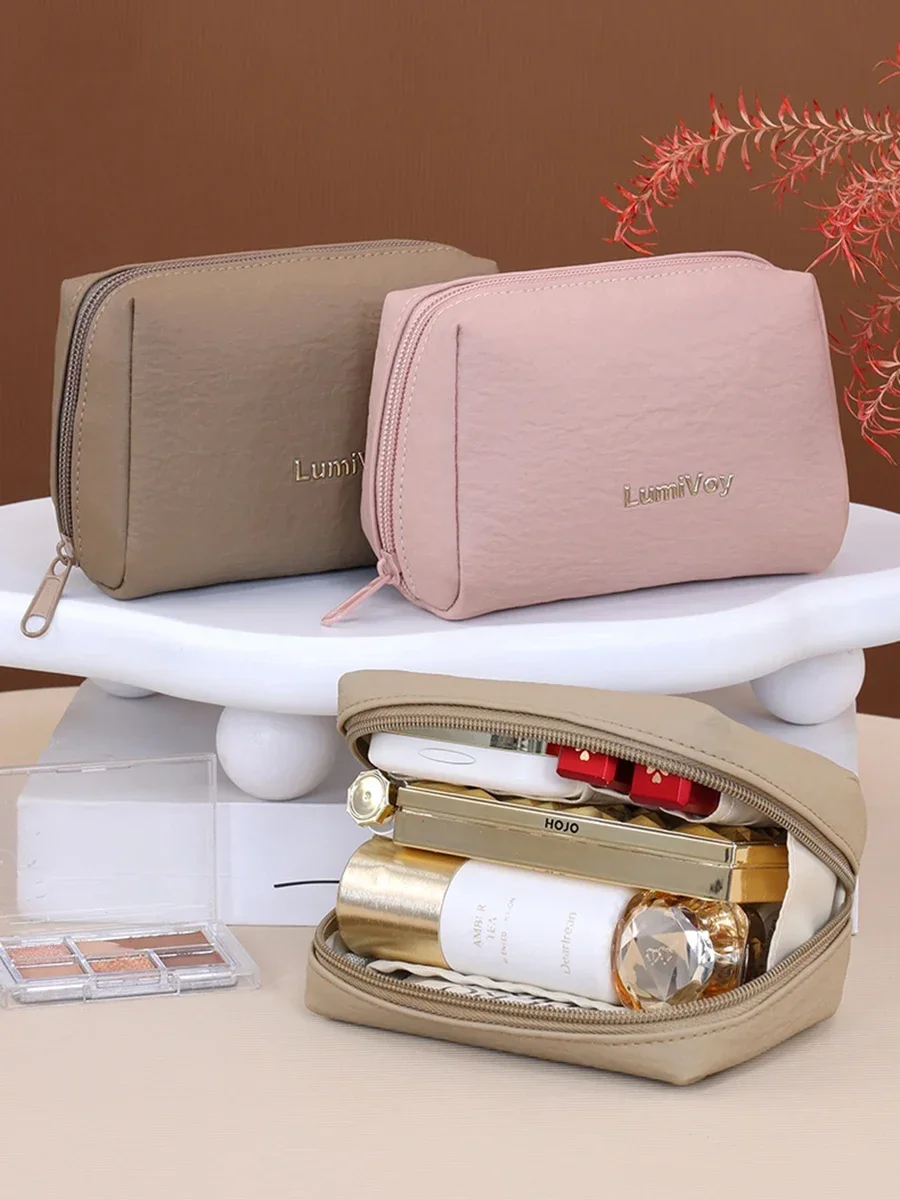 

Mini Portable Makeup Pouch Lightweight Travel Cosmetic Bag for Lipstick and Small Items Storage