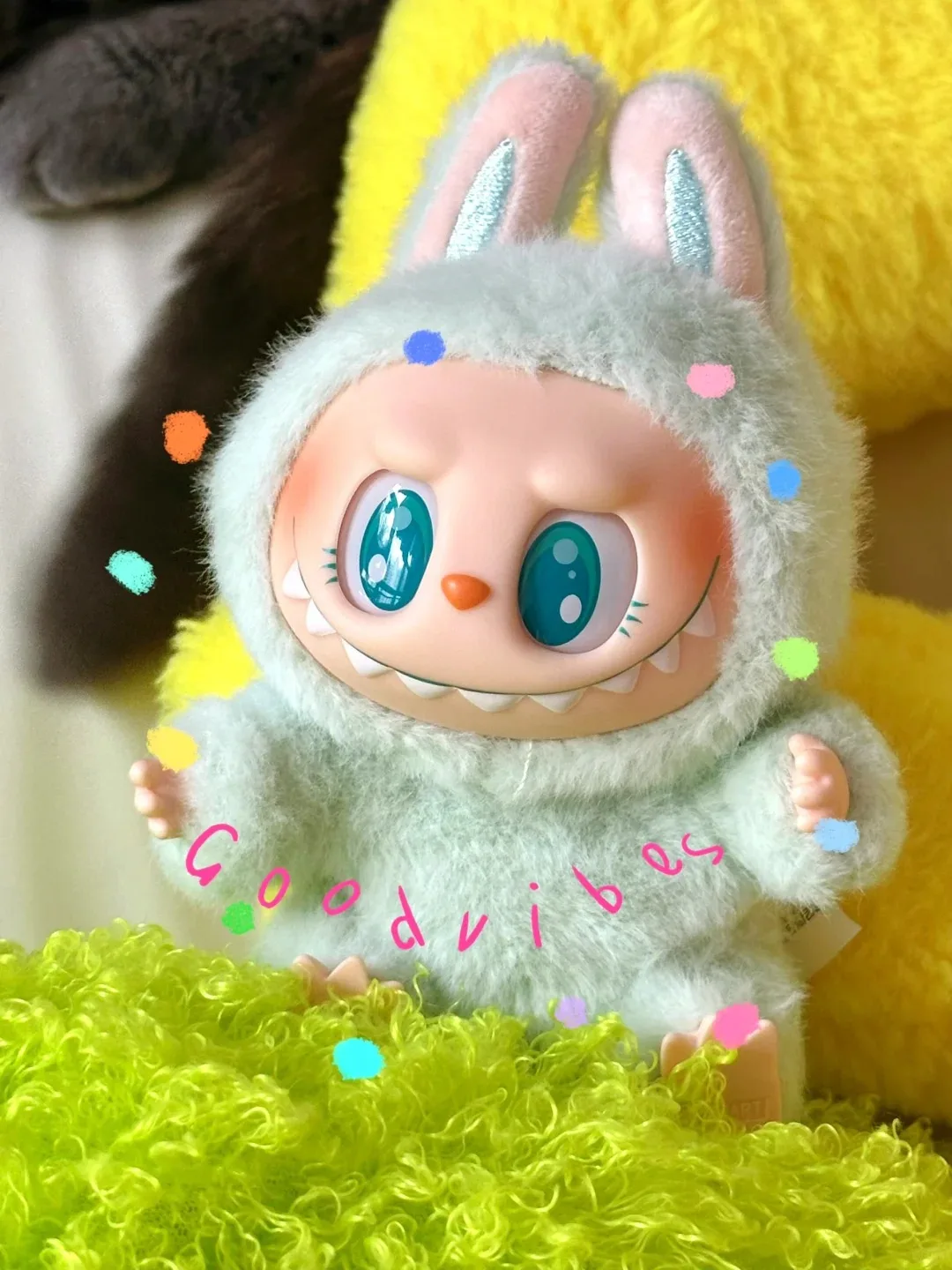 Portachiavi con ciondolo bambola serie 2.0 con faccia in vinile Macaron autentico Labubu Sitting Party Collezione The Monsters Regalo di Natale di compleanno per bambini