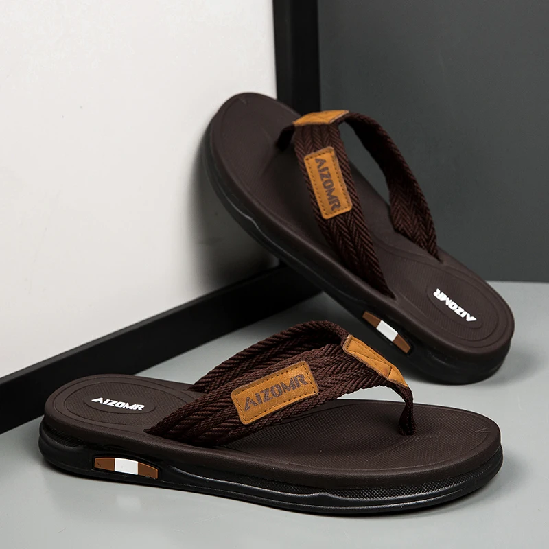 

Высококачественные мужские шлепанцы для пляжа, летние модные дышащие повседневные тапочки, уличные нескользящие шлепанцы с мягкой подошвой и защитой от защемления пальцев
