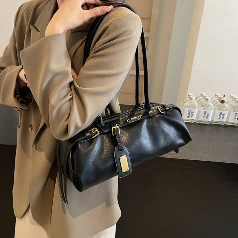 

Korean Retro Autumn And Winter Armpit Bag Large Capacity Bowling Bag Women'S Shoulder Bag Black Commuting Bag