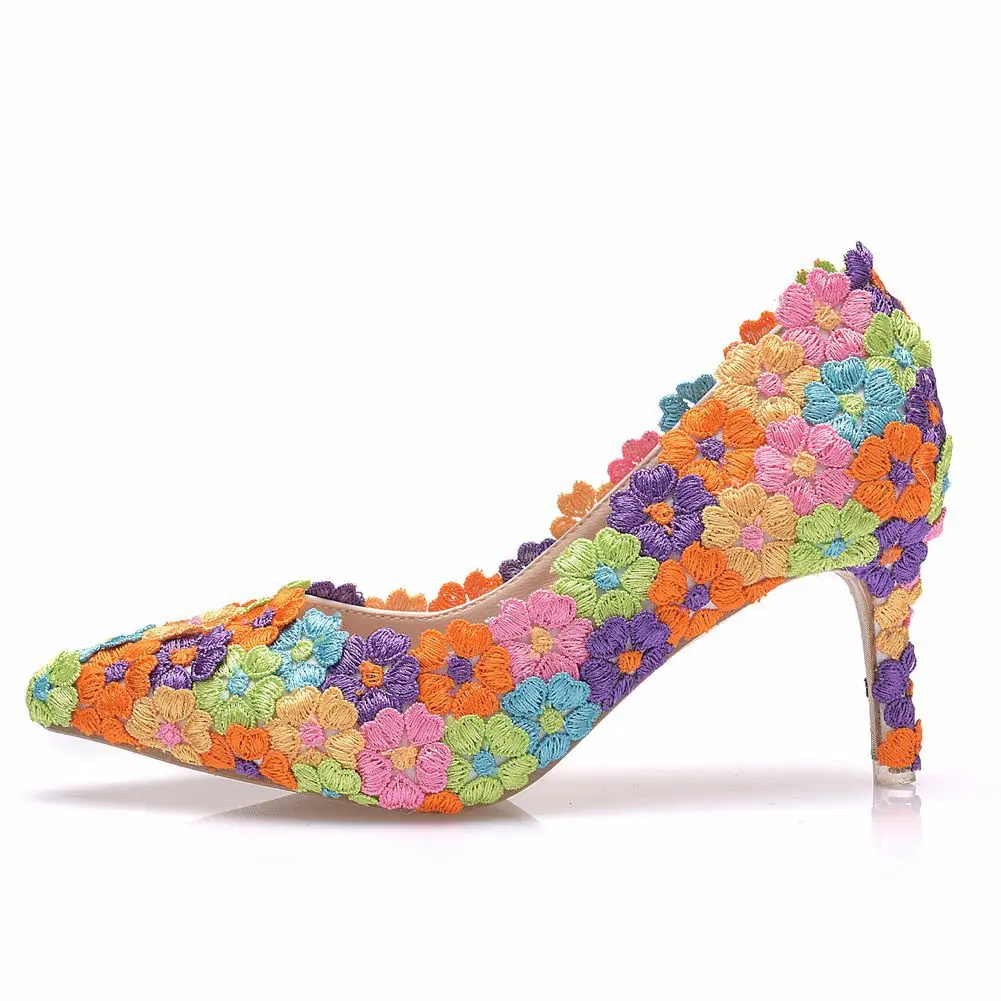 

Осенние новые туфли на низком каблуке с острым носком и мелким горлышком, разноцветные кружевные туфли с цветочным узором, банкетные женские туфли большого размера на тонком высоком каблуке