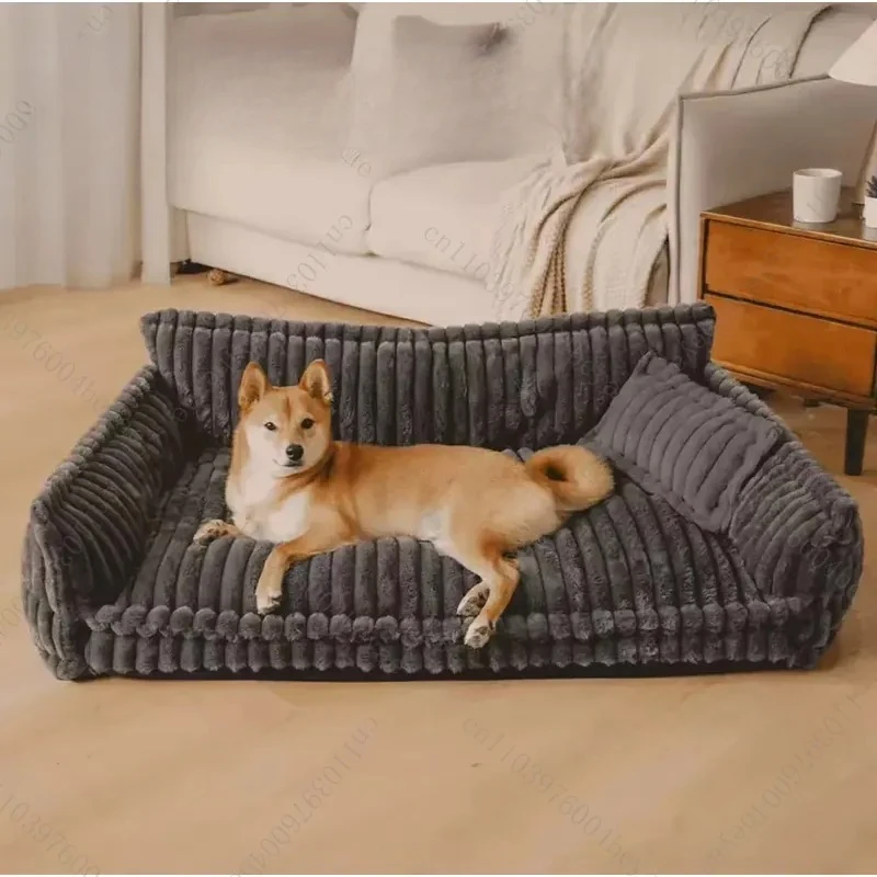 A pet sofa-style universal model for cats and dogs, a warm and soft pet bed suitable for all seasons.