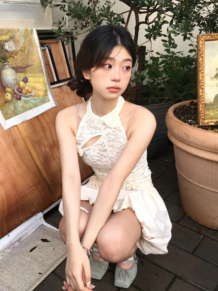 

Summer Outfit Short Skirt Set Lace Neck Hanging Sleeveless Top Rose Decoration Bud Design Fashionable Women's Two-Piece Set
