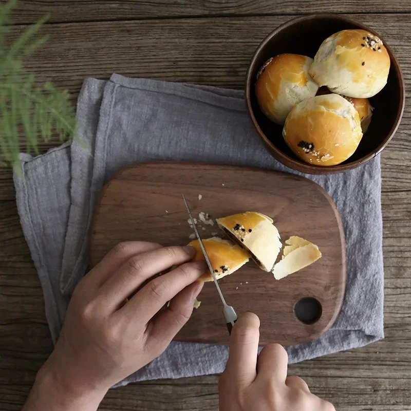 

Solid Wood Chopping Boards with Handle Cutting Board Black Walnut Fruit Cutting Board Western Restaurant Solid Wood Bread Board