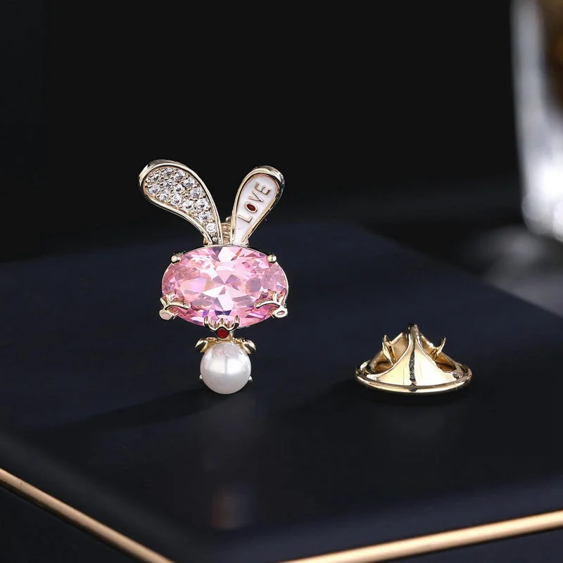 Spring Summer New Multi-purpose Ultra-shimmer Zircon Brooch Sweet Temperament Cute Little Rabbit Collar Pin Clothing Accessories